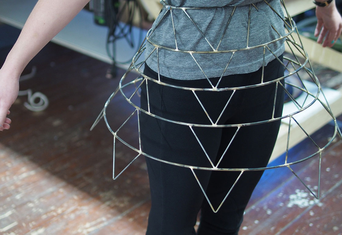 The metal structure of the skirt