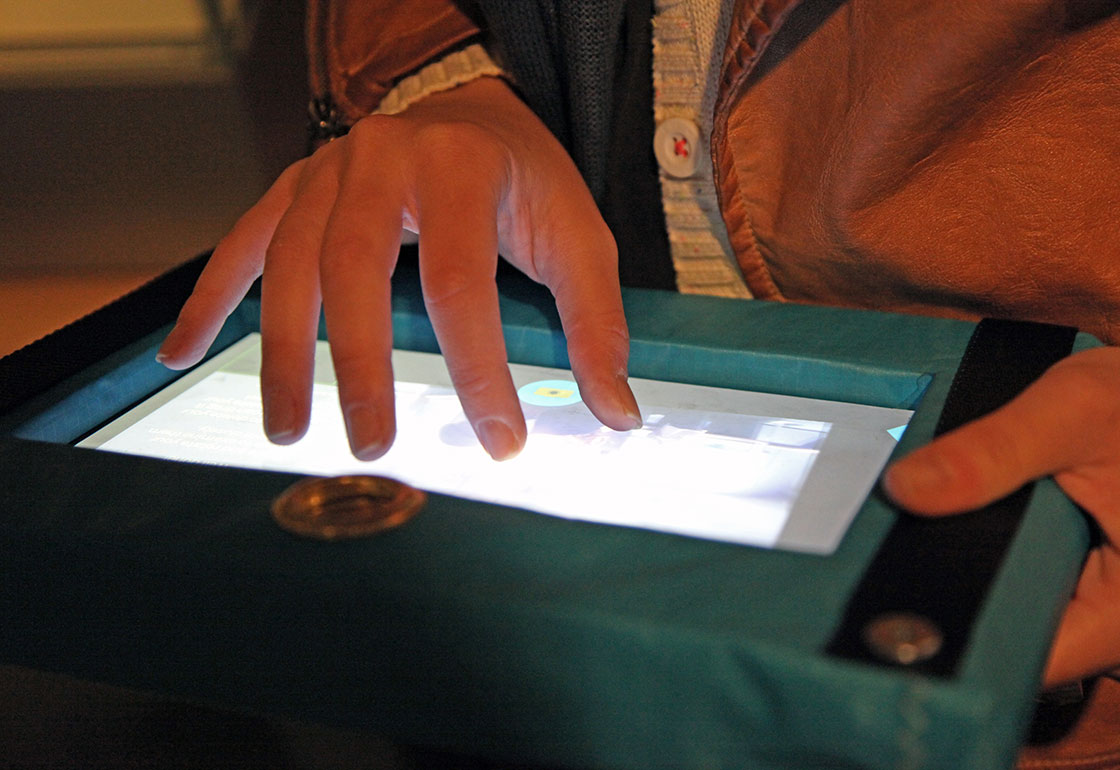 Interacting with the touchscreen device